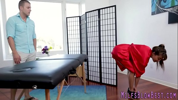 Asian cougar tit fucking and sucking