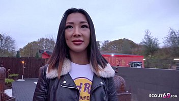 GERMAN SCOUT – VERSAUTE HALB ASIATIN BEI SPONTAN CASTING FÜR GELD GEVOEGELT