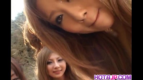 Shiho Kano and dolls suck beef whistle on the beach