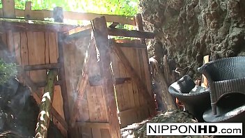 Hoit Asian gets banged